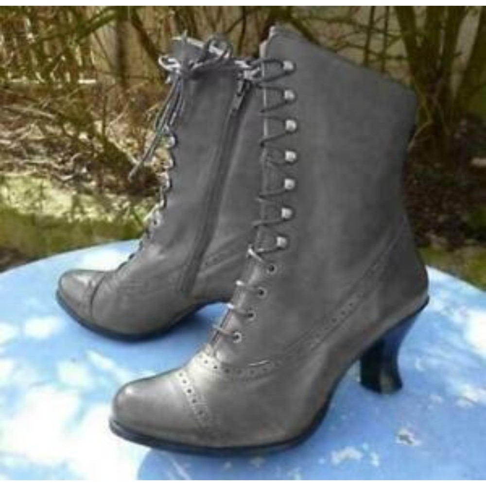 Victorian Gray High Heel Pointed Toe Zipper Boots Cross Lace Size 8 (41) Gothic